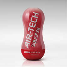 Многоразовый мастурбатор с вакуумным эффектом Tenga Air-Tech Squeeze Regular, красный