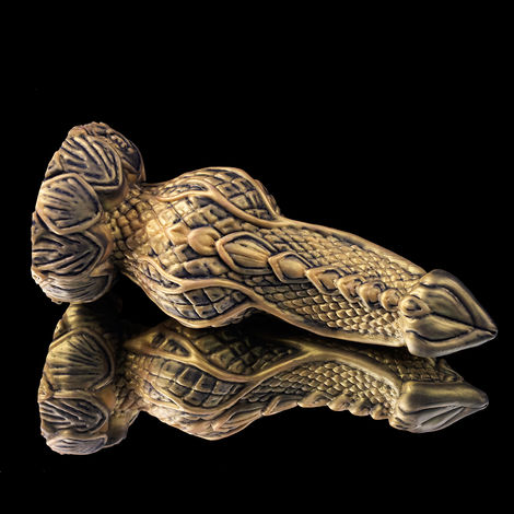Фаллоимитатор с рельефом в виде змеиной чешуи Оками Medium Zoo, светло-коричневый