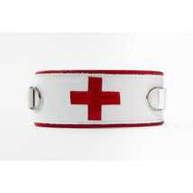 Ошейник медсестры с крестом и двумя D-образными кольцами Джага-Джага, красно-белая