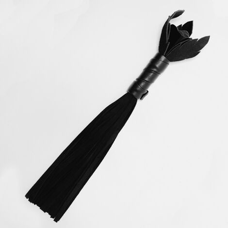 Плетка для БДСМ с замшевым хвостом и лаковой розой Чёрная Роза 40 см., черная